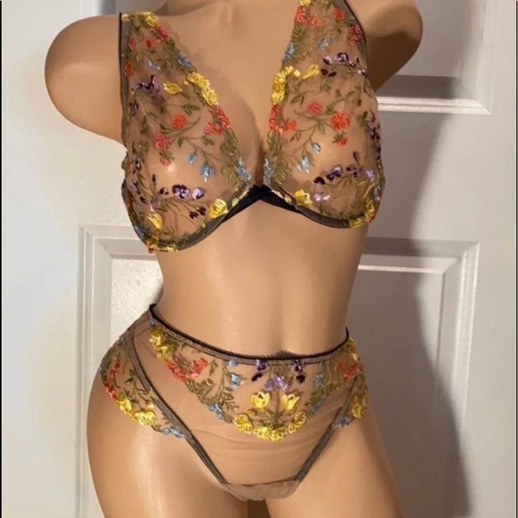 Victoria's Secret Intimates & Sleepwear Victorias Secret Plunge Tik Tok Floral Set 38b New